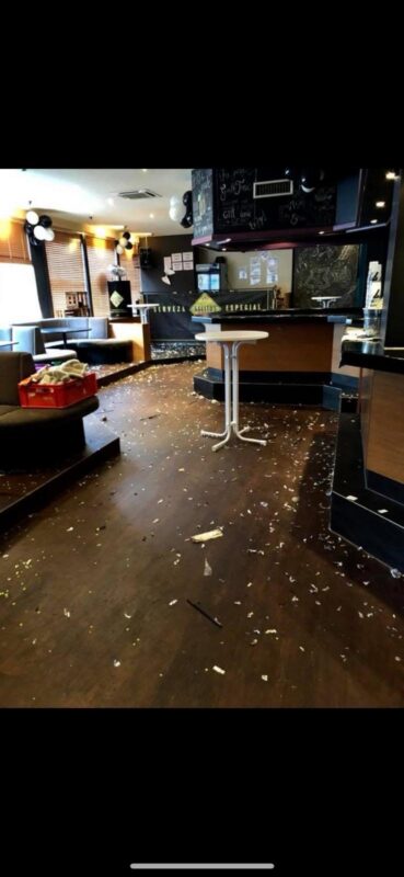 Grundreinigung Bar Kneipe vorher